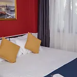 Zulu Szálloda